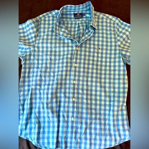 Men’s vineyard vines button down shirt